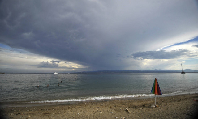 «Διπρόσωπος» ο καιρός τα επόμενα 24ωρα - Πού θα φτάσει τους 42 βαθμούς και πού θα έχει καταιγίδες