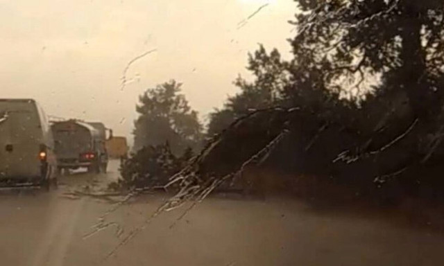 Στο έλεος του καιρού η Θεσσαλία: Καταιγίδα, χαλάζι, ανεμοθύελλα και… καύσωνας!