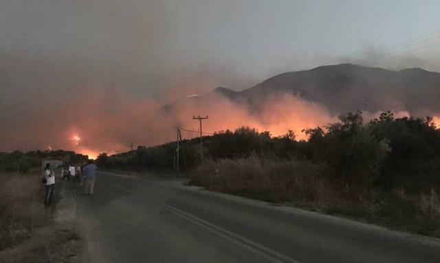 Φωτιά ΤΩΡΑ: Μεγάλη πυρκαγιά στην Ανατολική Μάνη