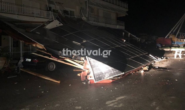 Φονική κακοκαιρία Χαλκιδική: Εδώ έχασε τη ζωή της μία γυναίκα - Βομβαρδισμένο τοπίο τα Νέα Πλάγια