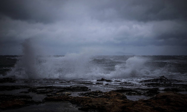 Φονική κακοκαιρία στη Χαλκιδική: Αγνοείται ψαράς στη Νέα Καλλικράτεια