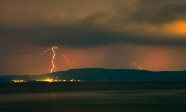 «Χάθηκε» η Βόρεια Ελλάδα - Έτσι κατέγραψε ο δορυφόρος τη φονική κακοκαιρία στη Χαλκιδική (pic)