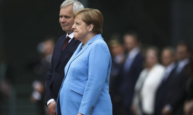 Άνγκελα Μέρκελ: Τι λέει για το τρίτο επεισόδιο με τρέμουλο (video)