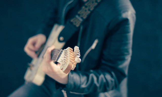 Μέγα σκάνδαλο: Διάσημος τραγουδιστής έκανε τεστ πατρότητας – Η μεγάλη αποκάλυψη (pics)