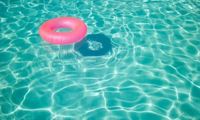 Τραγωδία στα Μάλλια - Ξεψύχησε μέσα στην πισίνα