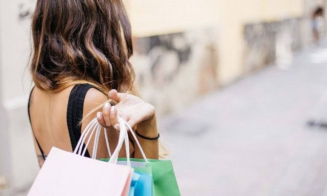 Θερινές εκπτώσεις 2019: Ανοιχτά την Κυριακή (14/7) τα καταστήματα - Δείτε ωράριο λειτουργίας