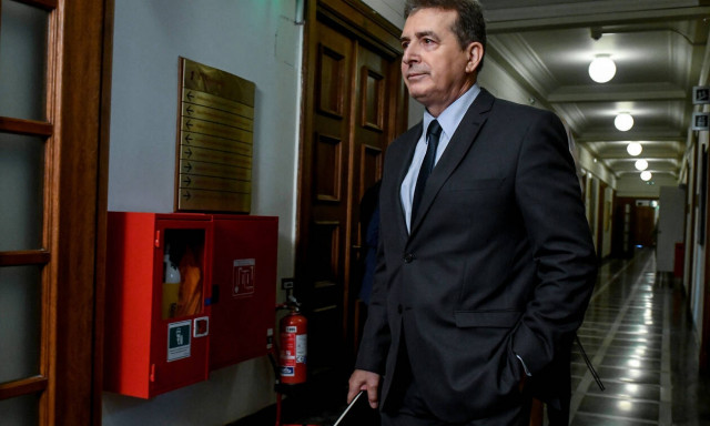 Στις οργανικές τους θέσεις επιστρέφουν περισσότεροι από 300 αστυνομικοί με απόφαση Χρυσοχοΐδη