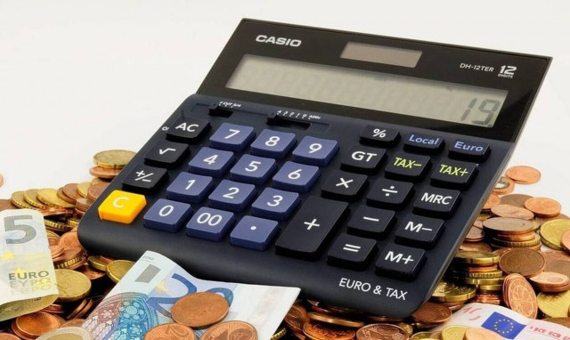 Ρύθμιση 120 δόσεων: Με 20 ευρώ το μήνα θα εξοφλούνται χρέη μέχρι και 3.000 ευρώ