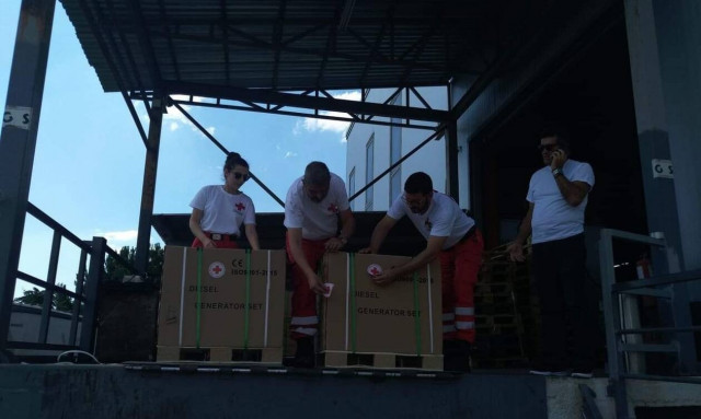 Ελληνικός Ερυθρός Σταυρός: Στο πλευρό των πληγέντων της θεομηνίας στη Χαλκιδική (pics)