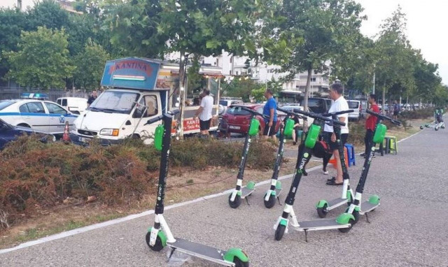 Θεσσαλονίκη: Ηλεκτρικό πατίνι παρέσυρε κοριτσάκι στη Νέα Παραλία 