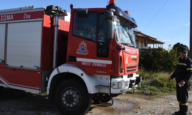 Υπό μερικό έλεγχο η φωτιά στη Λευκάδα