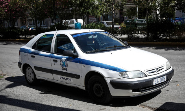 Πανικός στη Λάρισα: Μπήκαν στην αυλή του και «πάγωσαν» οι αστυνομικοί