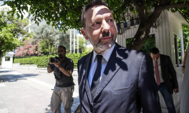 Στουρνάρας: Ήθελαν να με εξοντώσουν