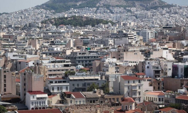 ΕΝΦΙΑ: Πόσο και πώς θα μειωθεί ο φόρος ακινήτων – «Ανάσα» για χιλιάδες ιδιοκτήτες