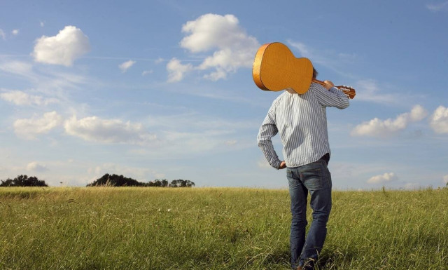 The Party is over: Τα κεφάλια μέσα 