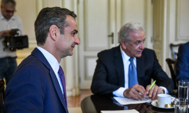 Europe stands at Greece's side in handling migration, Avramopoulos says