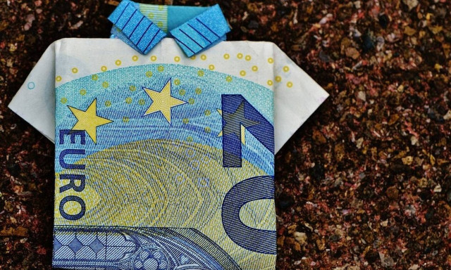 Μπαράζ πληρωμών τις επόμενες μέρες: Δείτε πόσα λεφτά θα πάρετε