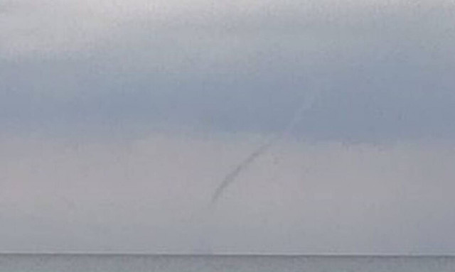 Χαλκιδική: Η μανία της φύσης χτύπησε ξανά - Υδροστρόβιλος στην Άφυτο (pics)