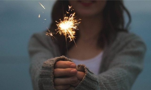 Φρικτός θάνατος 56χρονης – Εξερράγη πυροτέχνημα στο στόμα της