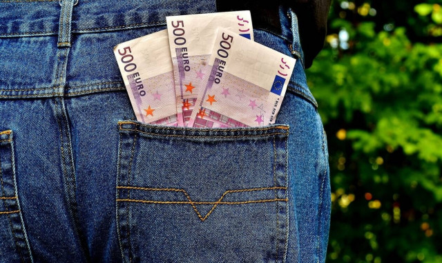 «Βόμβα» με τα αναδρομικά: Ποιοι θα πάρουν έως και 4.408 ευρώ