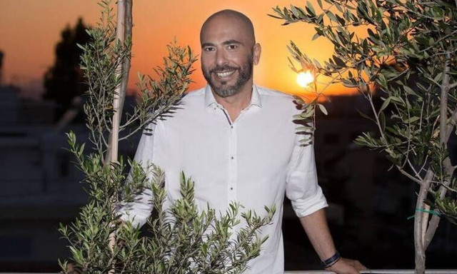 Βαλάντης: Κάνει το τηλεοπτικό του ντεμπούτο ως παρουσιαστής σε τηλεπαιχνίδι (photos)