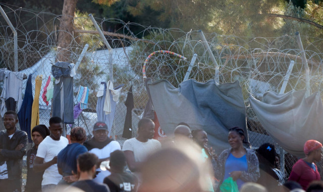 «Φάμπρικα» έδινε ψεύτικες ιατρικές βεβαιώσεις σε πρόσφυγες - Χειροπέδες σε πέντε άτομα