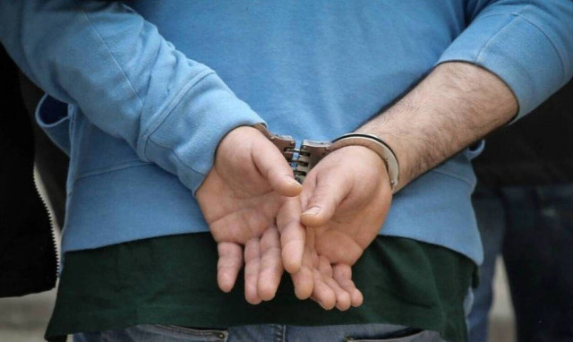 Φρίκη στον Βόλο: Πατέρας μαζί με φίλο του θώπευε την ανάπηρη 15χρονη κόρη του