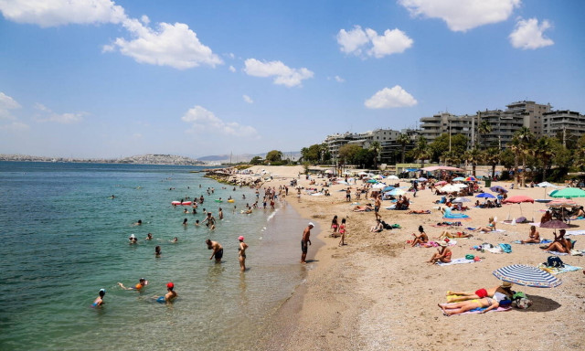 Καιρός τώρα: Επιστρέφει το καλοκαίρι με ενισχυμένα μελτέμια - Ανεβαίνει η θερμοκρασία (pics)