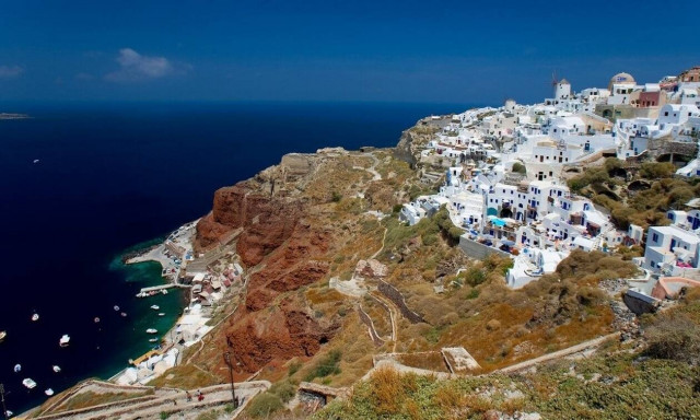 Grace Santorini: Ο παραδεισένιος προορισμός στην «καρδιά» της Σαντορίνης