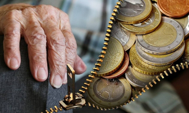 Συντάξεις χηρείας: Πότε θα γίνουν οι αυξήσεις και πόσα χρήματα θα πάρουν οι δικαιούχοι 