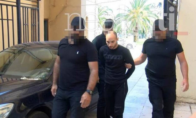 Δολοφονία βιολόγου: Αμίλητος στα δικαστήρια ο 27χρονος - Απολογείται για το φρικτό έγκλημα (pic&vid)