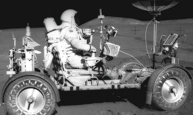 To Lunar Roving Vehicle είναι το αυτοκίνητο που πριν από 50 χρόνια κινήθηκε σε Σελήνη