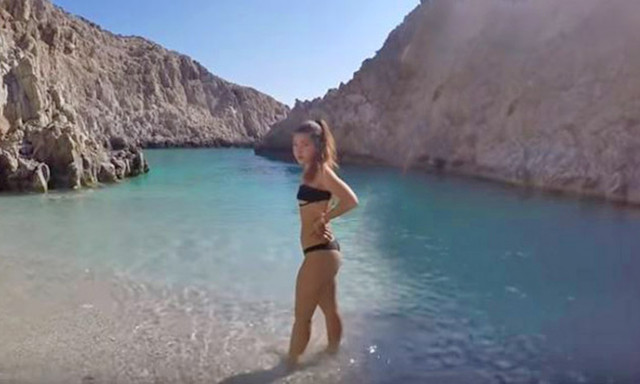 Ρωσίδα καλλονή έρχεται στην Κρήτη για γαμήλιες διακοπές και το ΒΙΝΤΕΟ της είναι σκέτη απόλαυση!