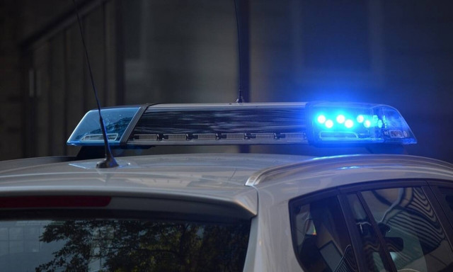 Απίστευτo: Δείτε τι έκανε 65χρονος για να βγει ραντεβού με την αεροσυνοδό (pics)