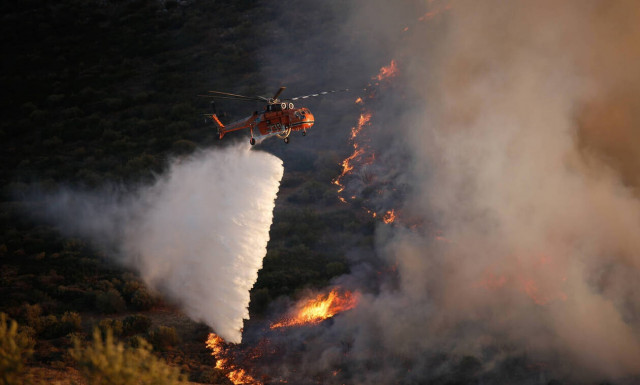 Φωτιά ΤΩΡΑ στα Κάτω Δολιανά Αρκαδίας