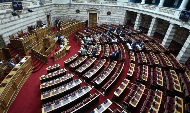 Πιάνει δουλειά η Βουλή - Την Τρίτη ξεκινούν οι επιτροπές