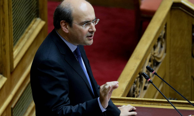 Χατζηδάκης: Τα μέτρα στήριξης και εξυγίανσης της ΔΕΗ - Δεν θα αυξηθούν τα τιμολόγια 