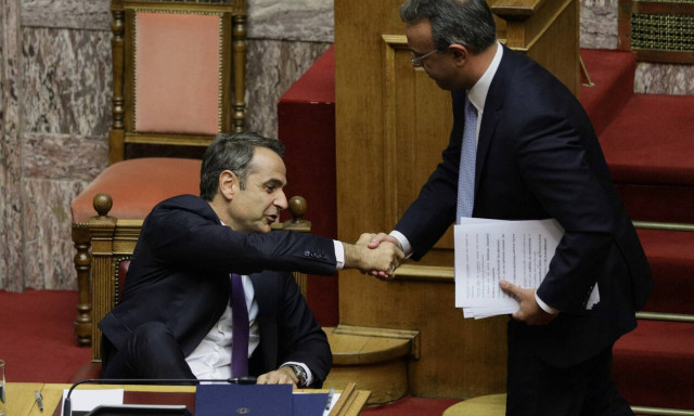 Government to bring two bills that include tax cuts, now and in September