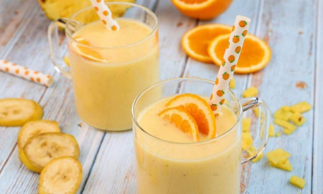 Η συνταγή της ημέρας: Smoothie με ανανά, μπανάνα και πορτοκάλι