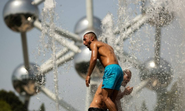«Κόλαση» όλη η Ευρώπη! Συναγερμός για το νέο κύμα καύσωνα – Προς νέο ρεκόρ θερμοκρασιών (pics)
