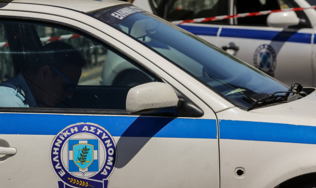 Απίστευτες εικόνες σε ελληνική παραλία - Δείτε τι συνέβη (pics)