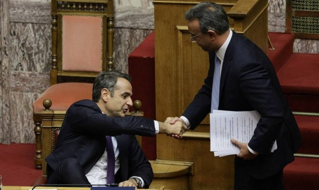 Στη Βουλή το «μίνι» φορολογικό νομοσχέδιο: «Ανάσα» οι ρυθμίσεις για ΕΝΦΙΑ και 120 δόσεις