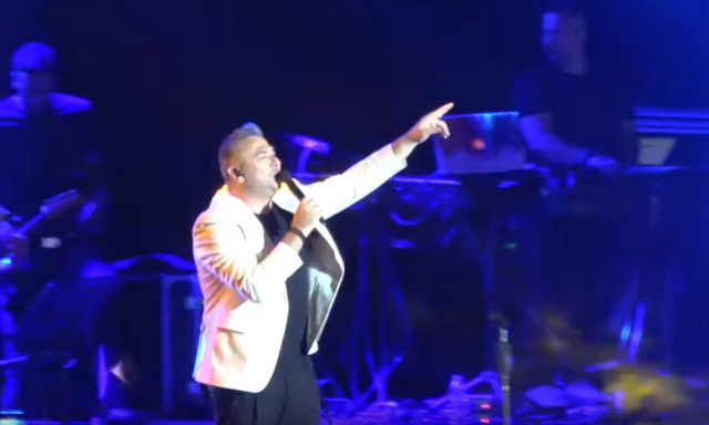 Μύκονος: Δείτε πόσο κόστιζε το εισιτήριο στη συναυλία του Ρέμου