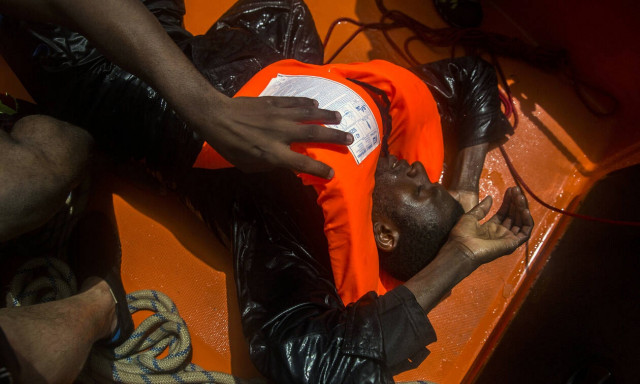 Τραγωδία: Τα πτώματα 62 μεταναστών περισυνέλεξαν οι λιβυκές αρχές