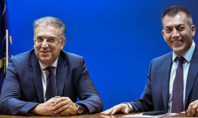 «Ψηφιοποιημένη» σύνταξη: Υποχρεωτική η αναγραφή ΑΜΚΑ για συναλλαγές με το Δημόσιο