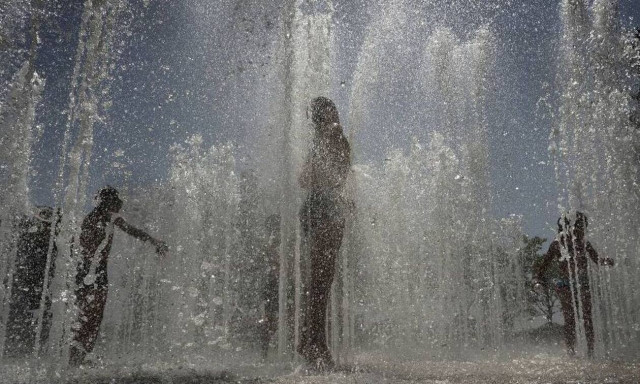 «Φλέγεται» η Ευρώπη - Πρωτοφανές κύμα καύσωνα με θερμοκρασίες ρεκόρ