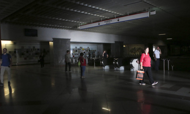 Τρόμος για μπλακ άουτ στη ΔΕΗ εν μέσω καύσωνα