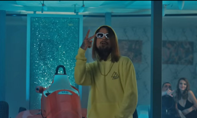 Αθάνατη ελληνική επαρχία: Έπαιξαν το «Mama?» σε πανηγύρι - Απολαυστικό video