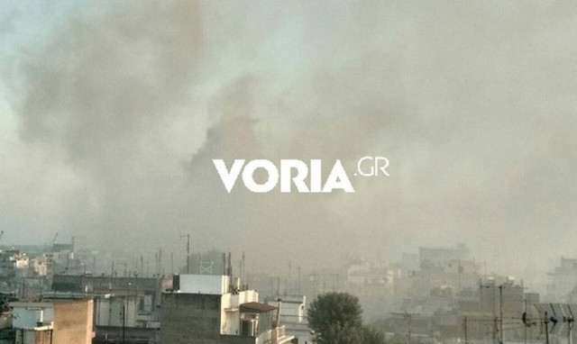 Θεσσαλονίκη: Στις φλόγες βαγόνι έξω από τον σιδηροδρομικό σταθμό