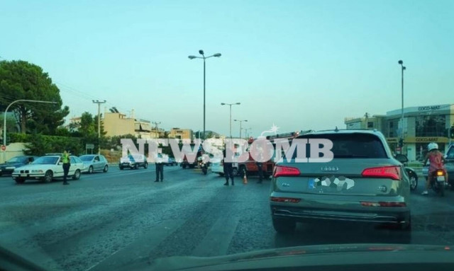 ΤΩΡΑ: Τροχαίο στη Λεωφόρο Βουλιαγμένης - Ουρές χιλιομέτρων (pics)